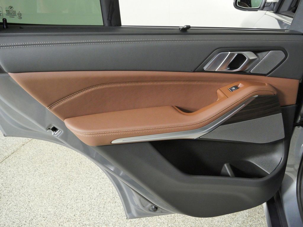 Thumbnail: 2026 BMW X5 - 31