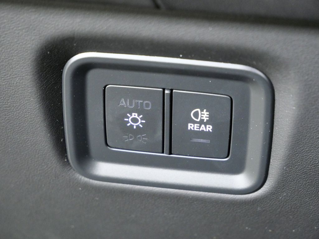 Thumbnail: 2024 Porsche Cayenne - 40