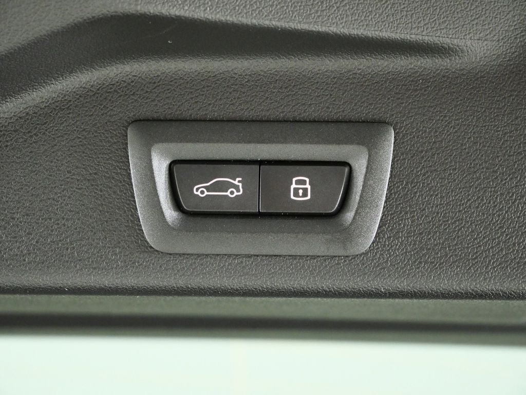 Thumbnail: 2026 BMW X5 - 30