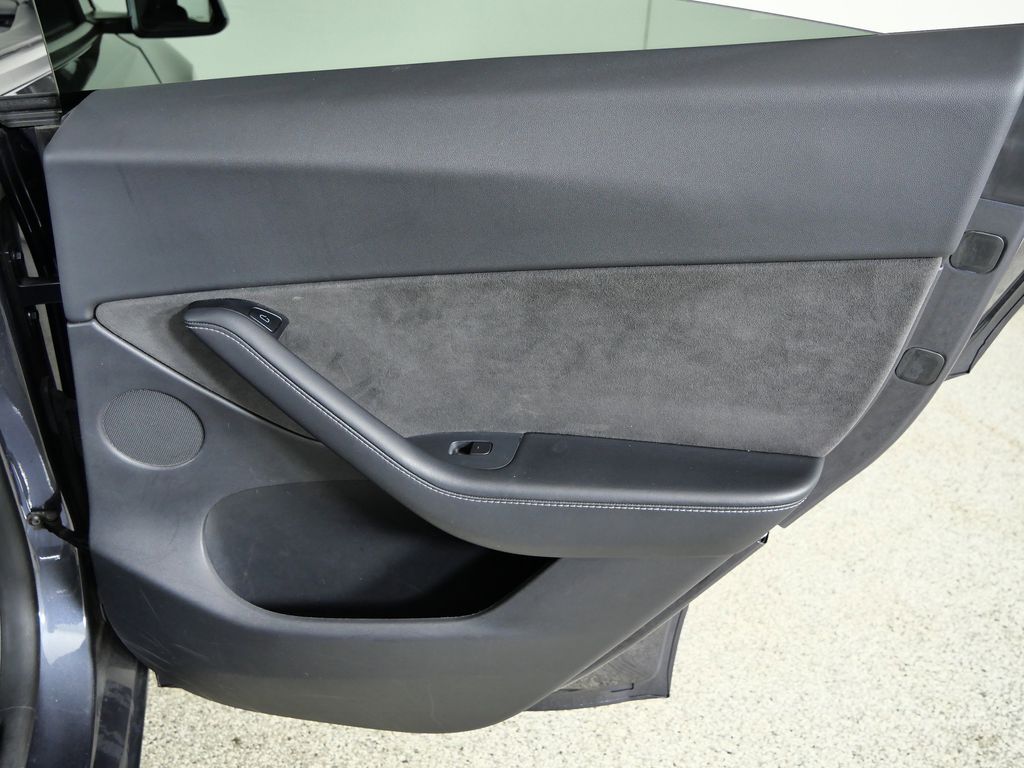 Thumbnail: 2021 Tesla Model Y - 24