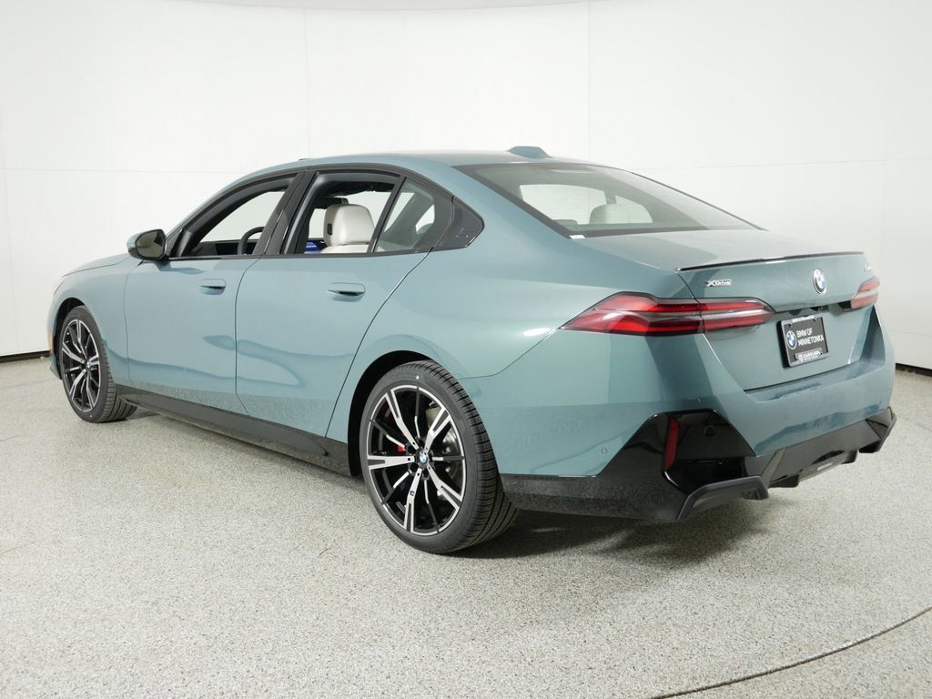 Thumbnail: 2025 BMW 5 Series - 15