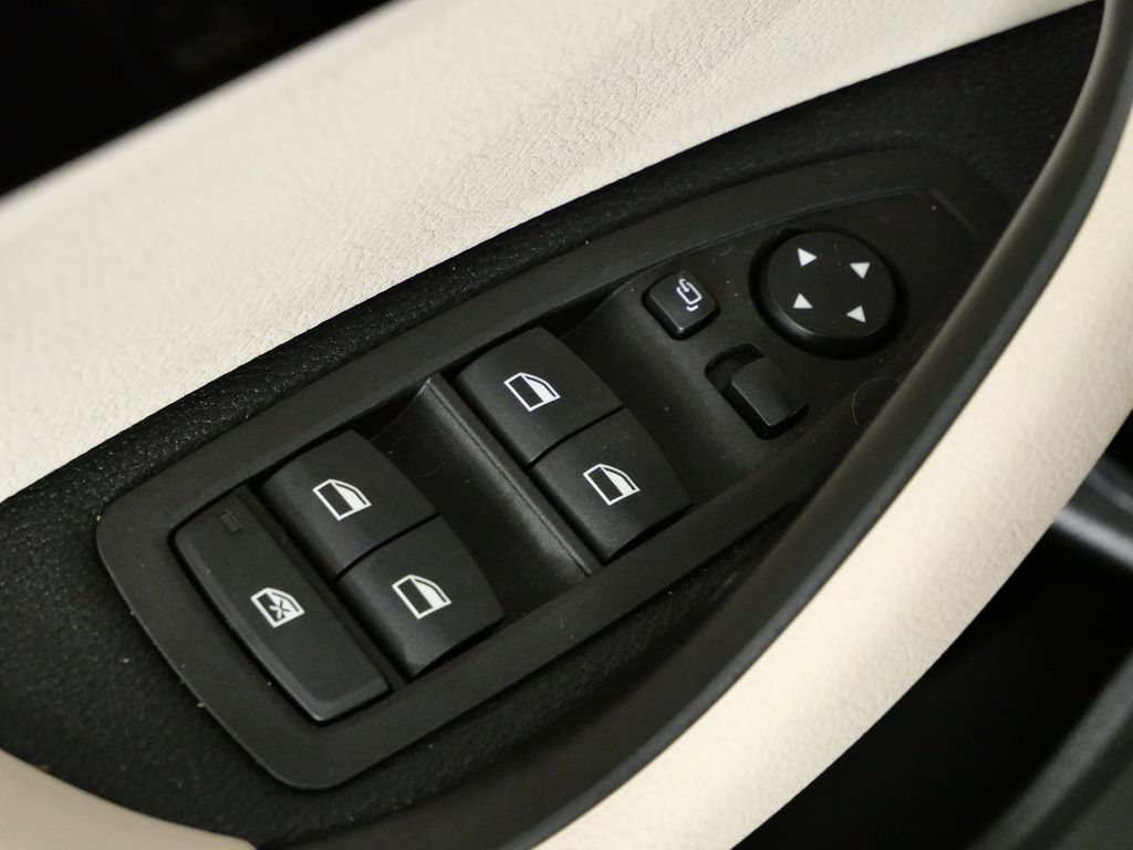 Thumbnail: 2020 BMW X2 - 36