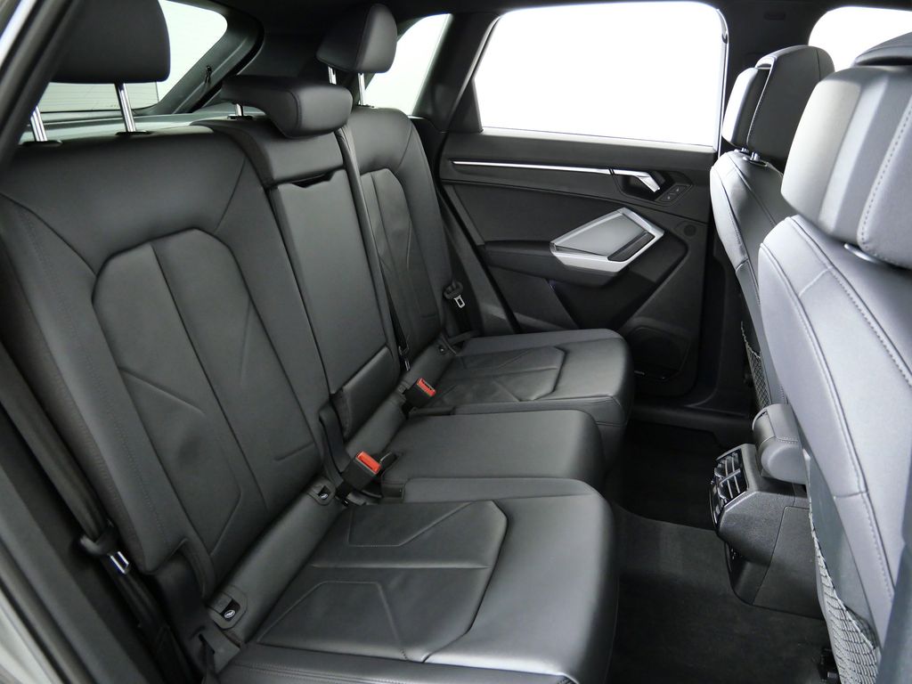 Thumbnail: 2022 Audi Q3 - 28