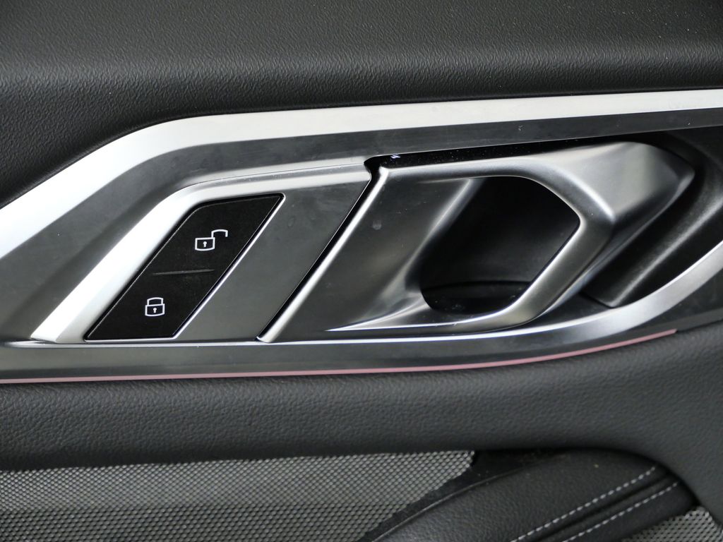 Thumbnail: 2025 BMW i4 - 41