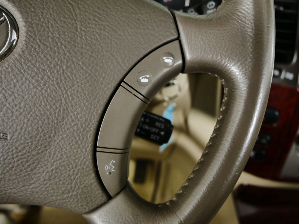 Thumbnail: 2004 Toyota Land Cruiser - 35