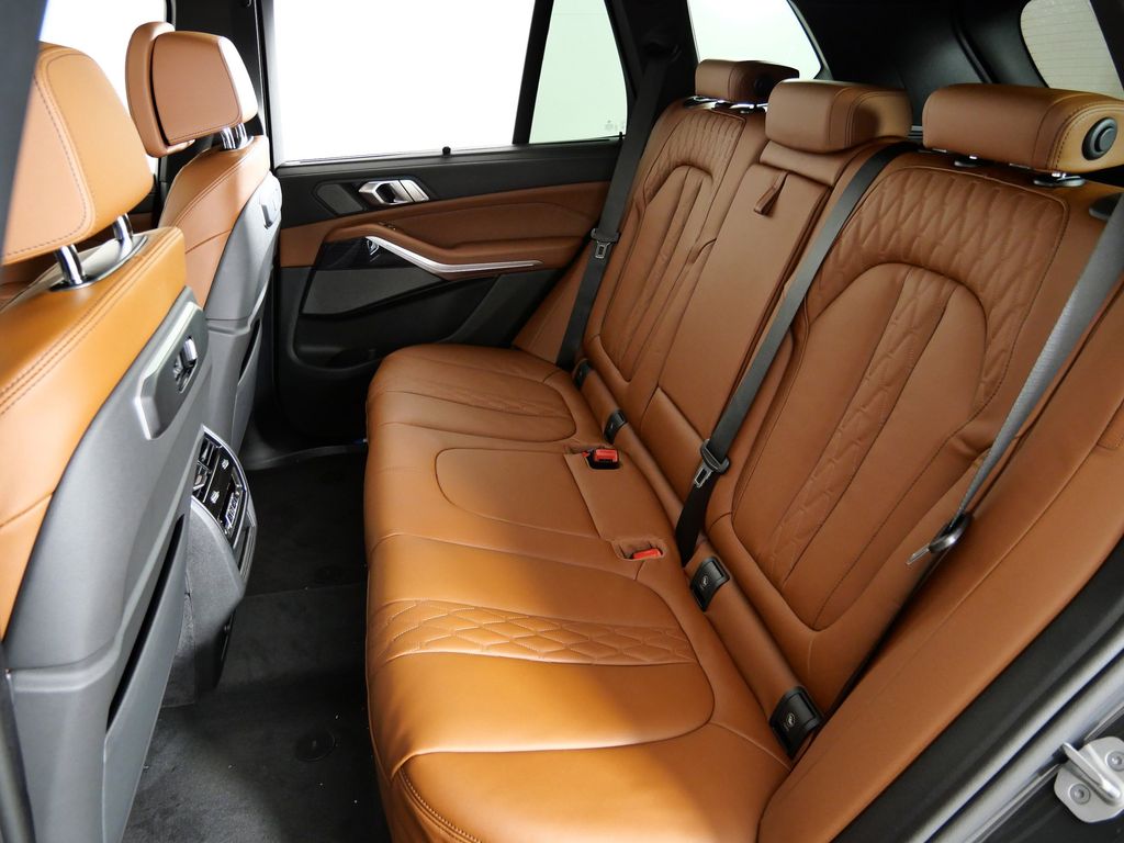 Thumbnail: 2026 BMW X5 - 32