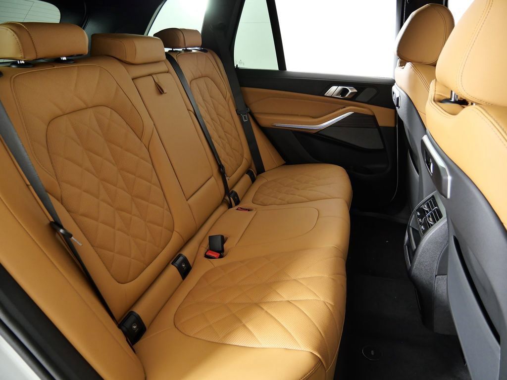 Thumbnail: 2026 BMW X5 - 29