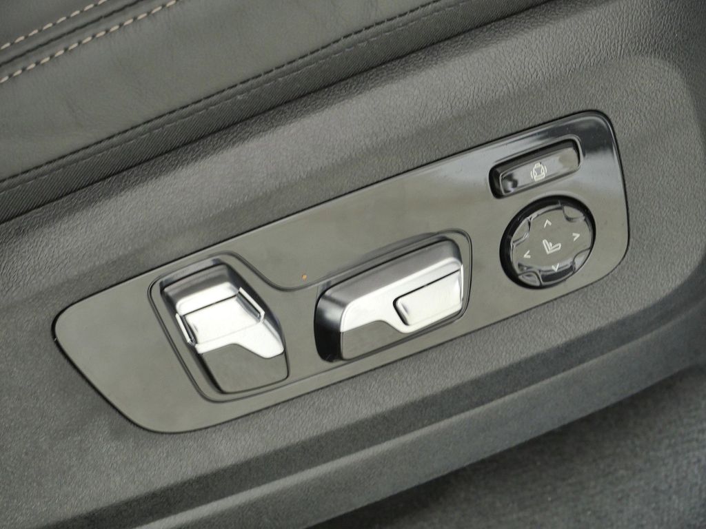 Thumbnail: 2026 BMW X7 - 22