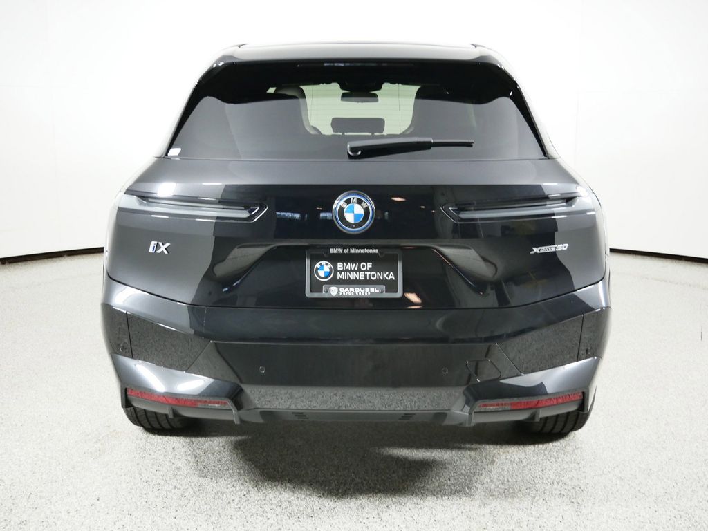 2025 BMW iX xDrive50 10