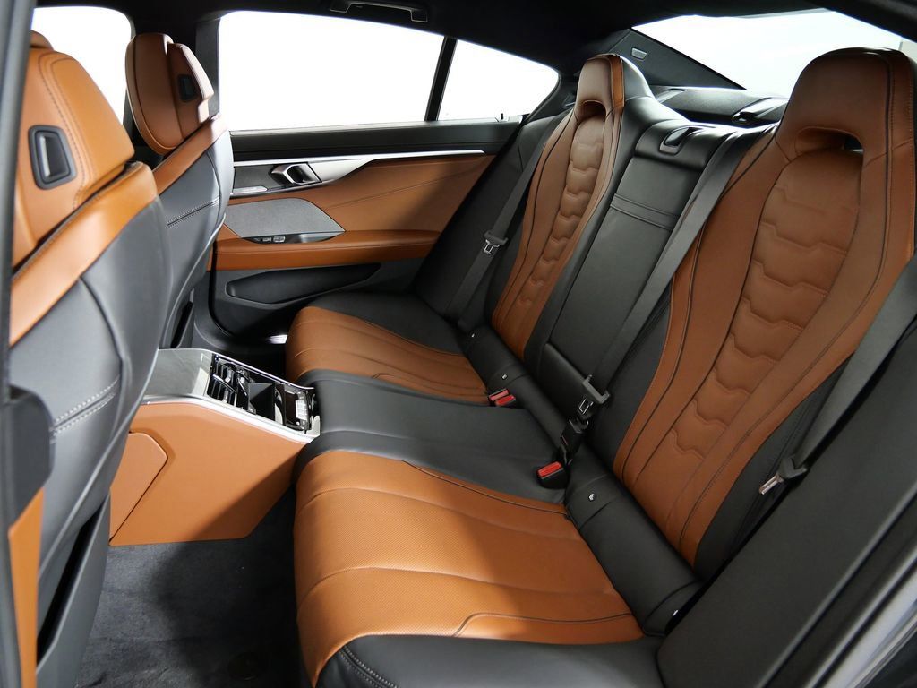 Thumbnail: 2026 BMW 8 Series - 33