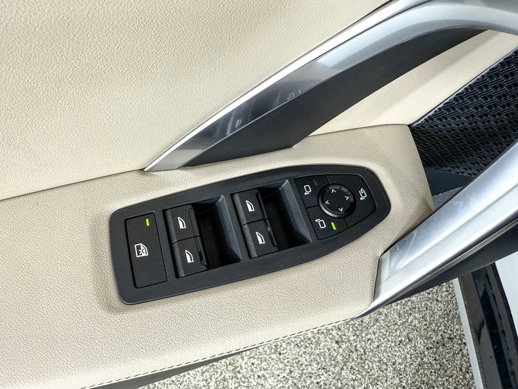 Thumbnail: 2025 BMW X1 - 36