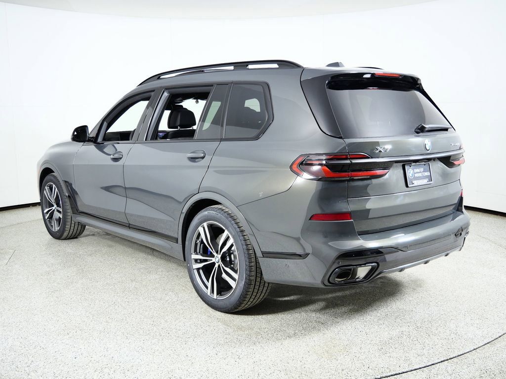 Thumbnail: 2026 BMW X7 - 16