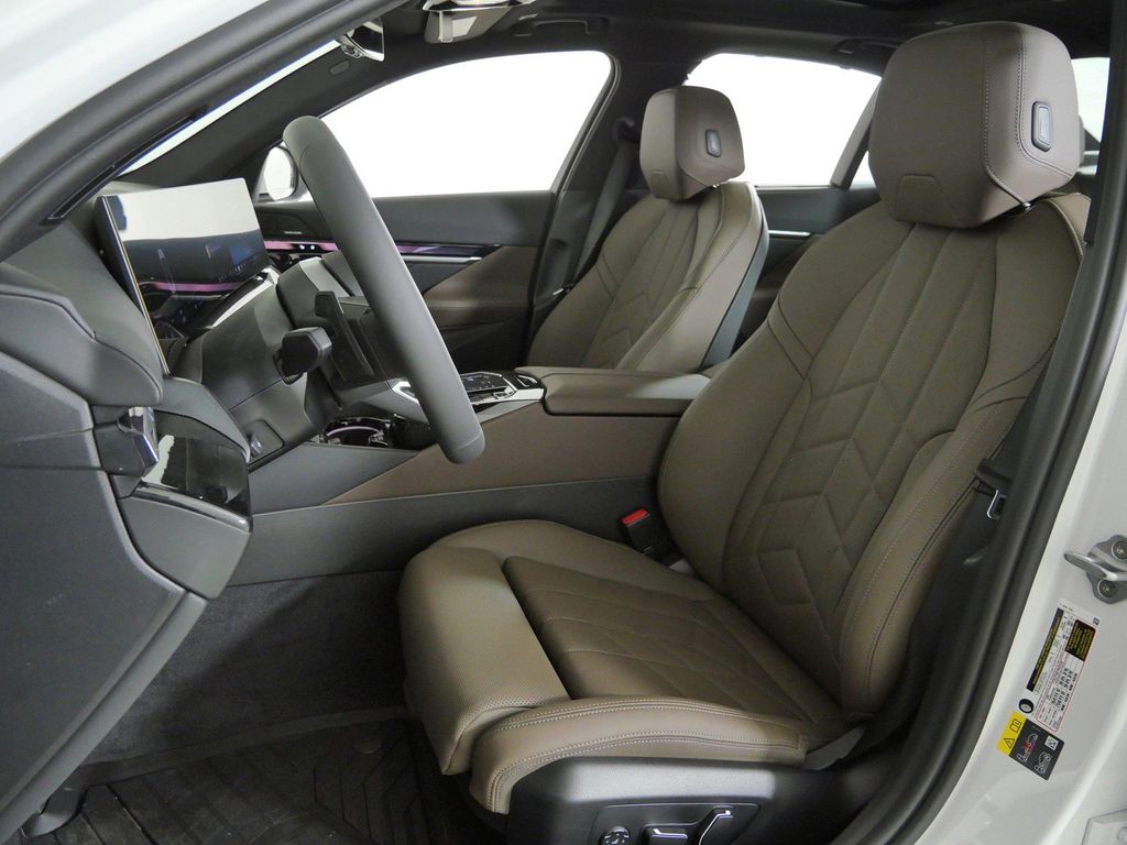 Thumbnail: 2027 BMW 5 Series - 35