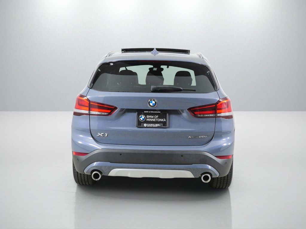 Thumbnail: 2021 BMW X1 - 10