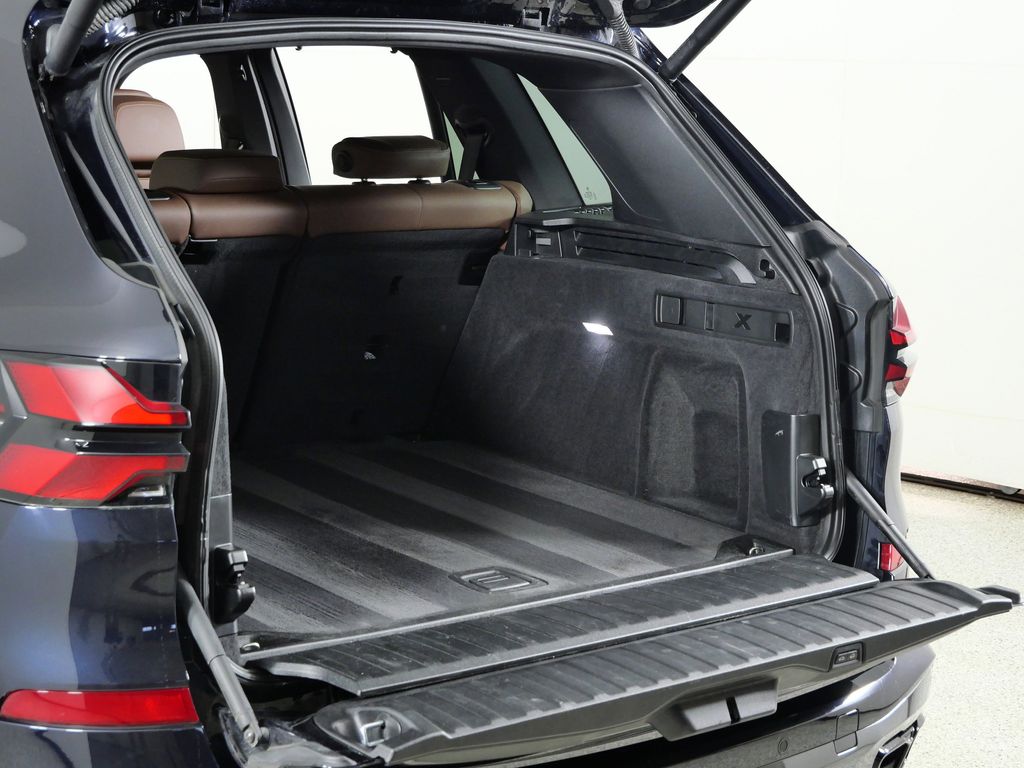 Thumbnail: 2025 BMW X5 - 33