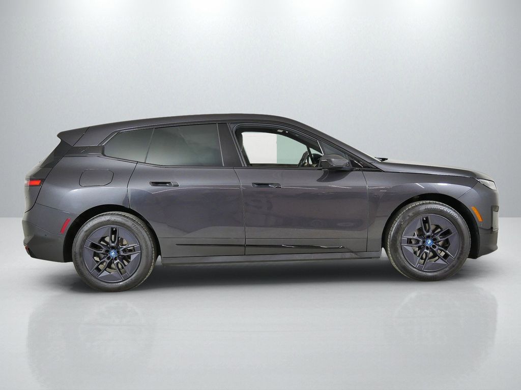 Thumbnail: 2023 BMW iX - 9
