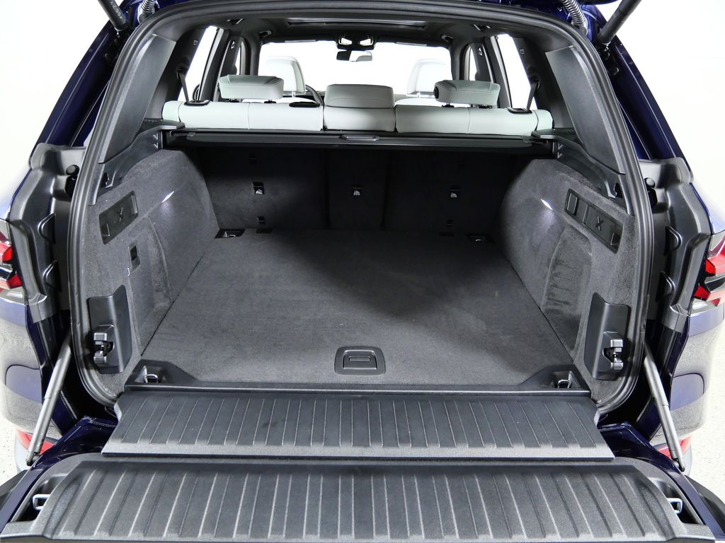 Thumbnail: 2026 BMW X5 - 28