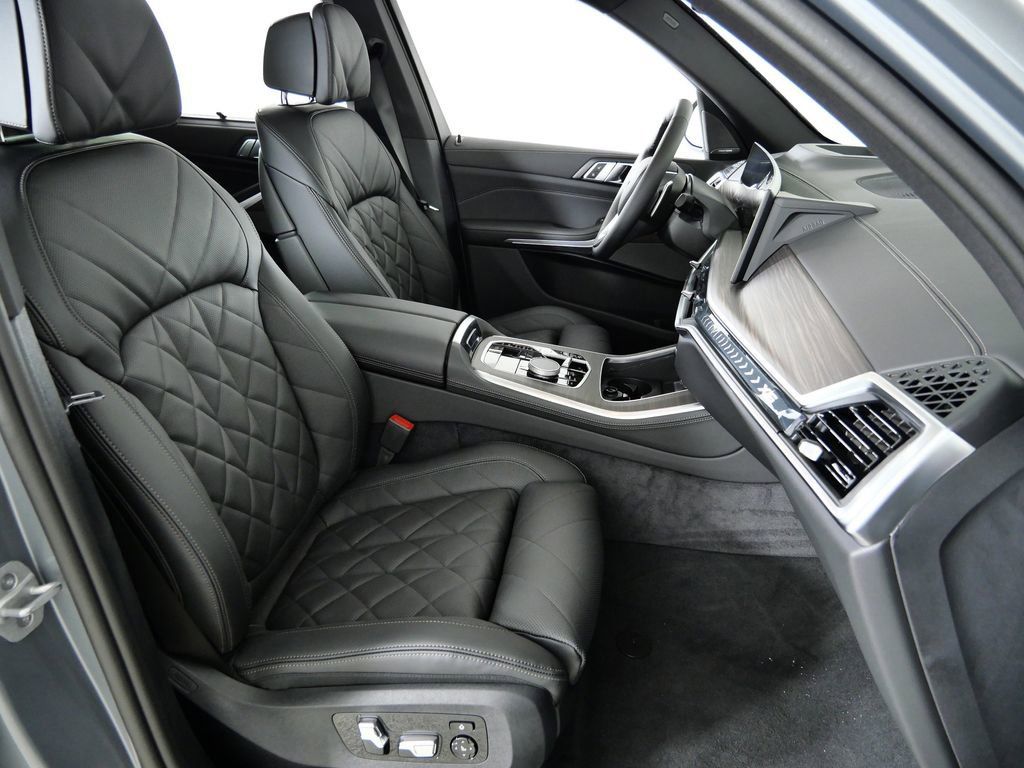 Thumbnail: 2026 BMW X5 - 23