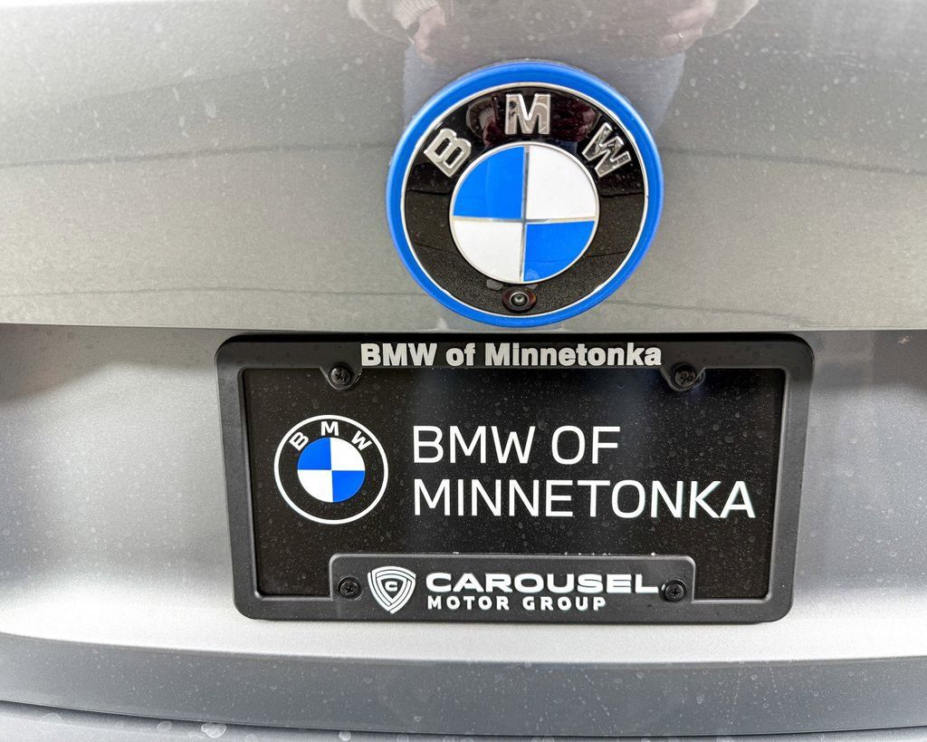 Thumbnail: 2025 BMW i4 - 15