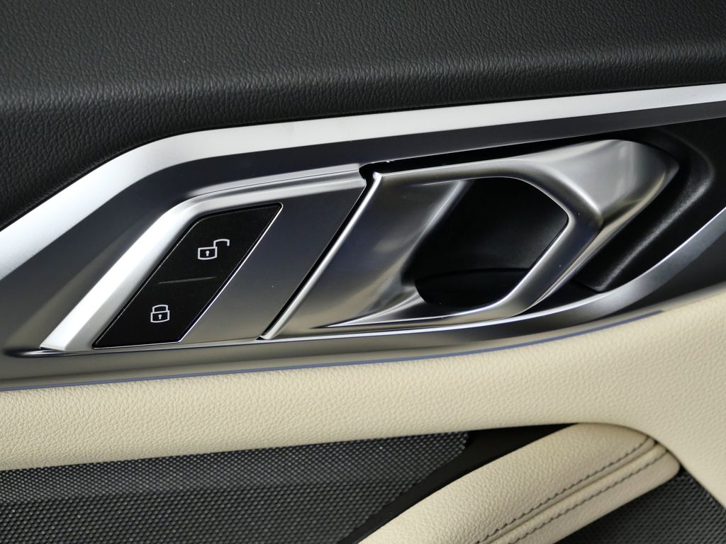 Thumbnail: 2025 BMW i4 - 36