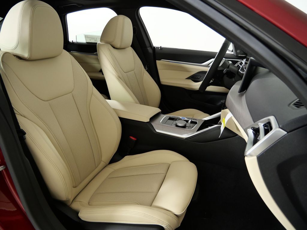 Thumbnail: 2026 BMW i4 - 21