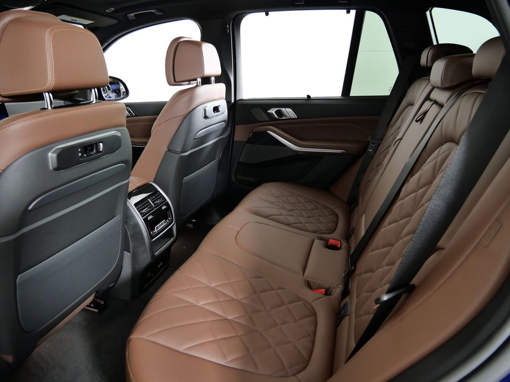 Thumbnail: 2026 BMW X5 - 32