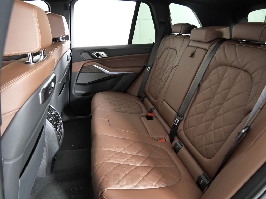 Thumbnail: 2026 BMW X5 - 33