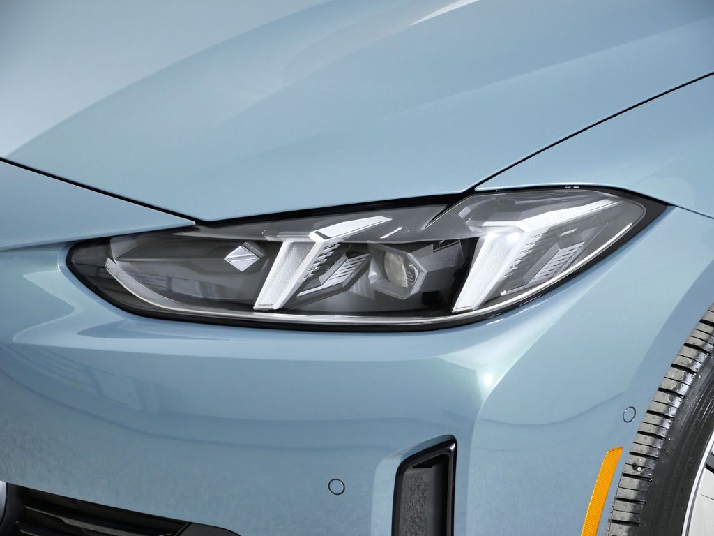 Thumbnail: 2026 BMW i4 - 3