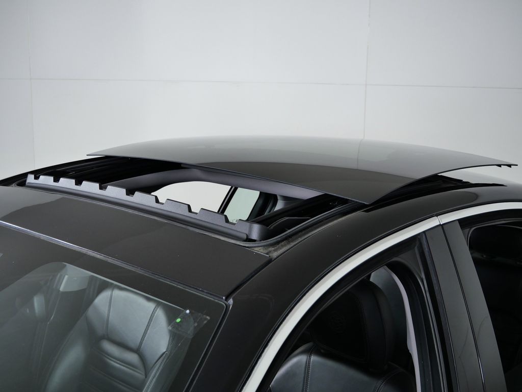 Thumbnail: 2017 Alfa Romeo Giulia - 19