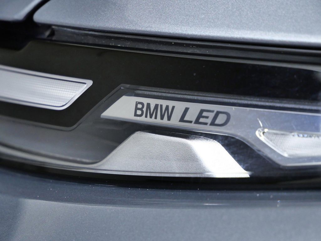 Thumbnail: 2023 BMW X7 - 4