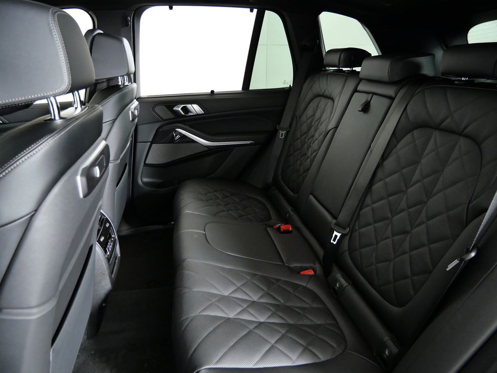 Thumbnail: 2026 BMW X5 - 33