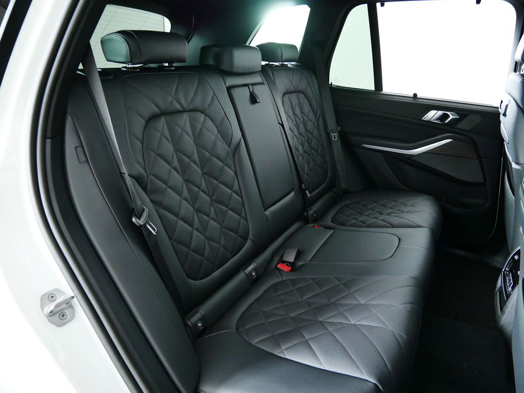 Thumbnail: 2026 BMW X5 - 25