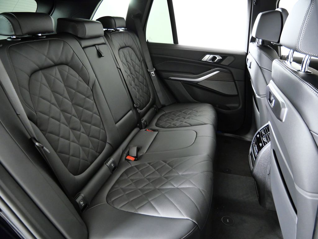 Thumbnail: 2026 BMW X5 - 27