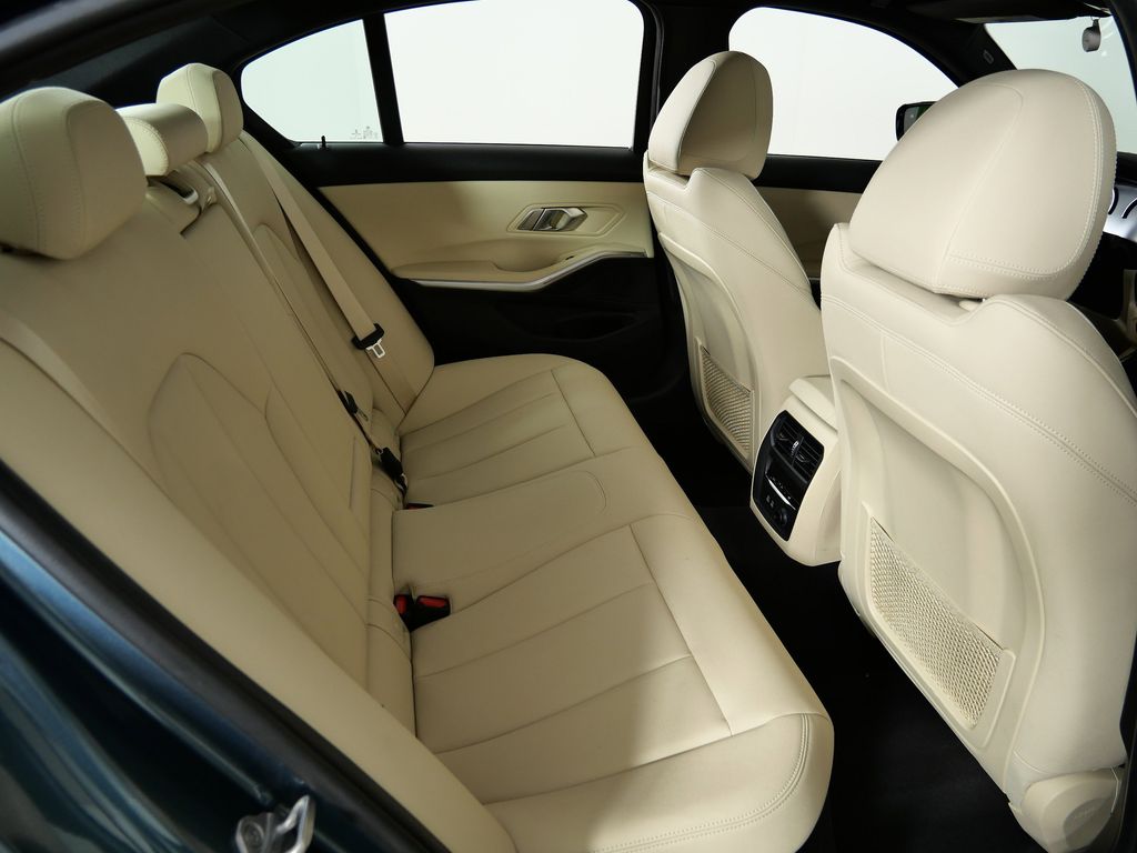 Thumbnail: 2020 BMW 3 Series - 26