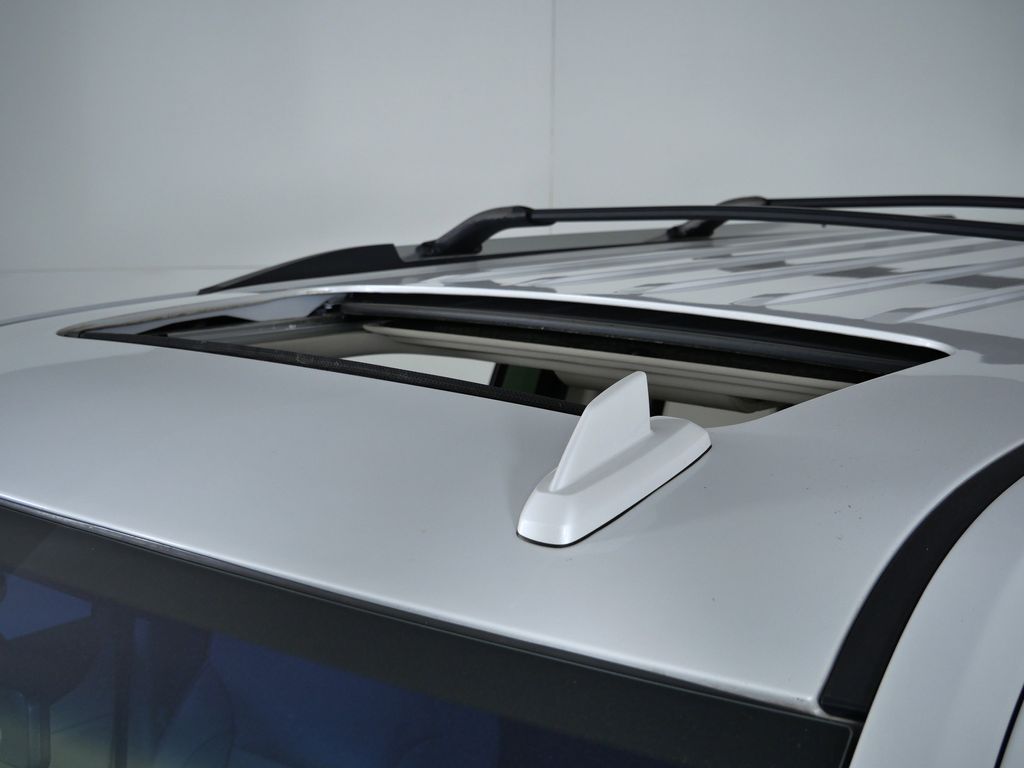 Thumbnail: 2018 GMC Yukon XL - 19