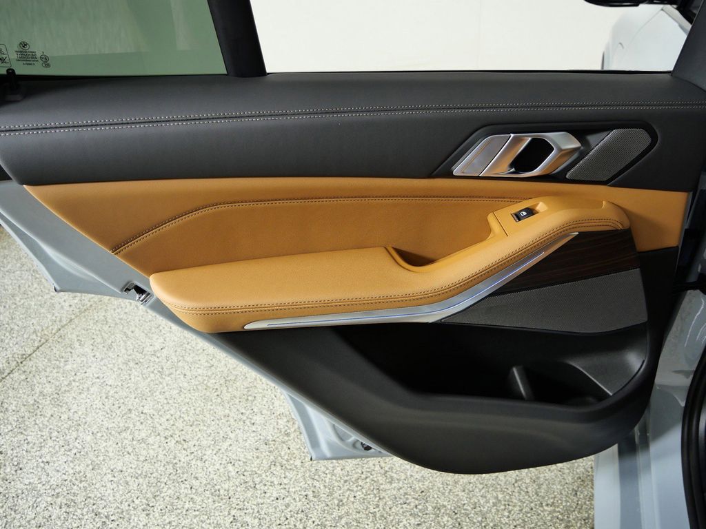 Thumbnail: 2026 BMW X5 - 31