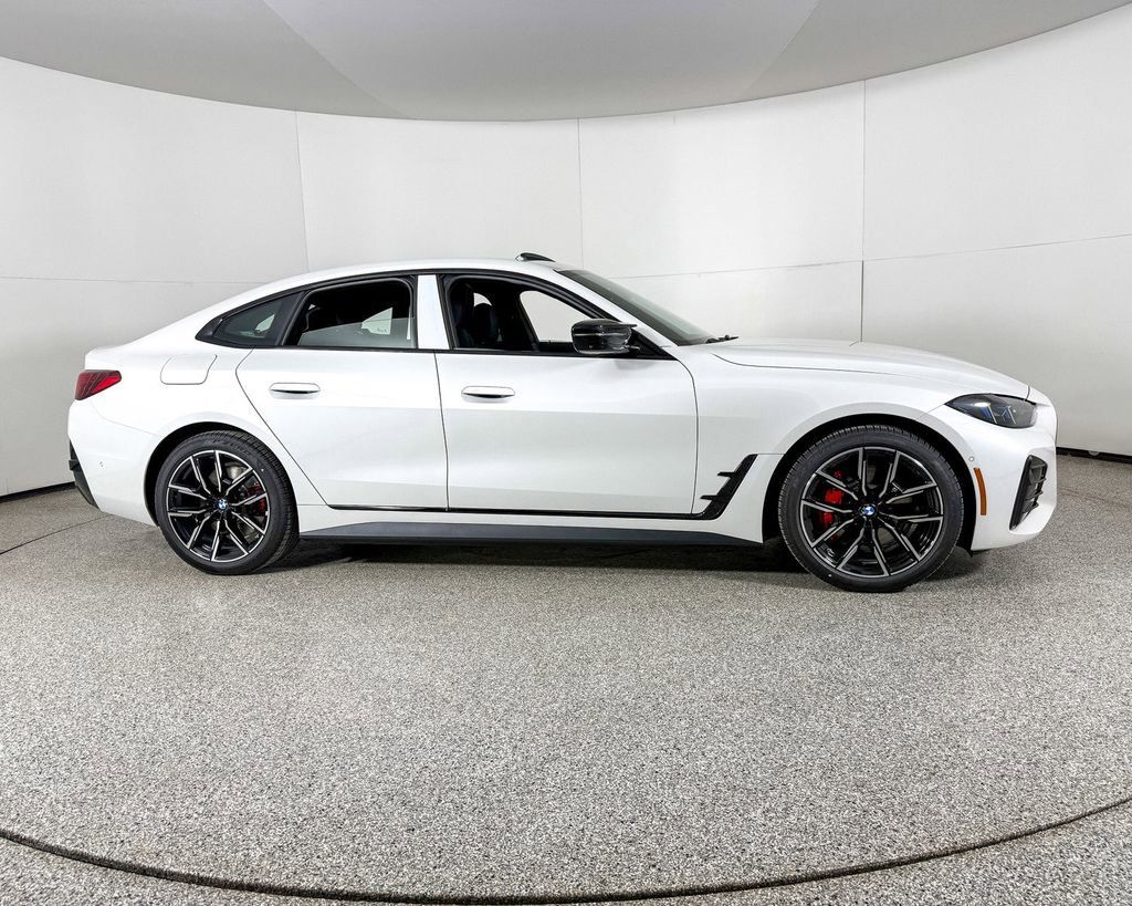 Thumbnail: 2025 BMW i4 - 5