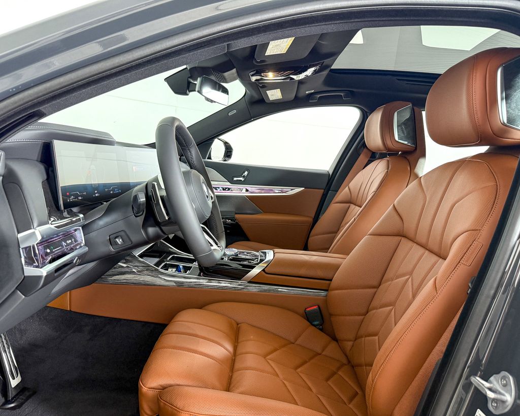 Thumbnail: 2025 BMW 7 Series - 29