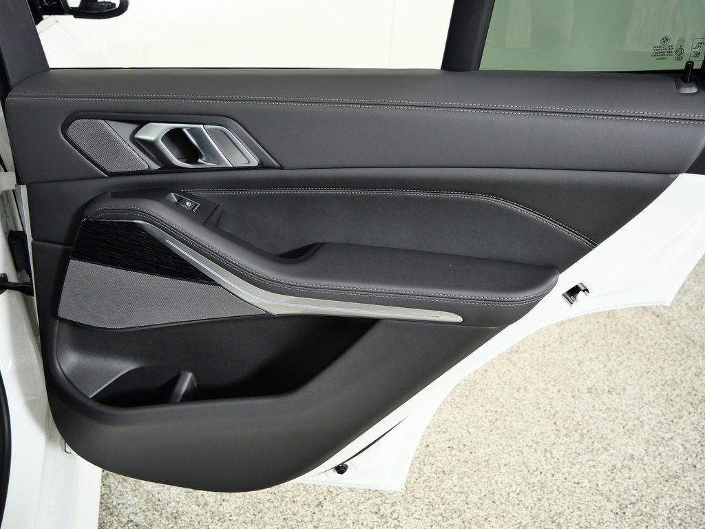 Thumbnail: 2026 BMW X5 - 25