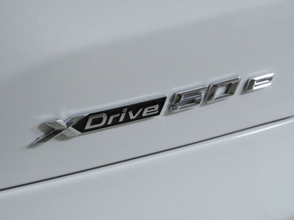 Thumbnail: 2026 BMW X5 - 12