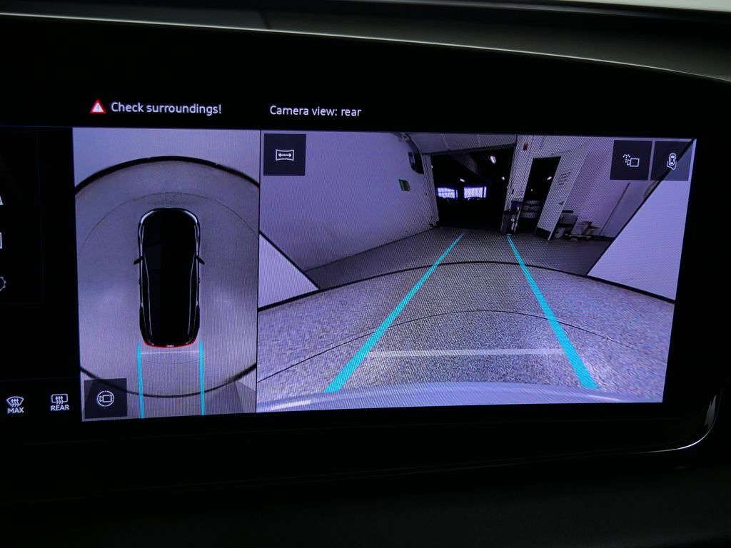 Thumbnail: 2025 Audi Q6 e-tron - 50