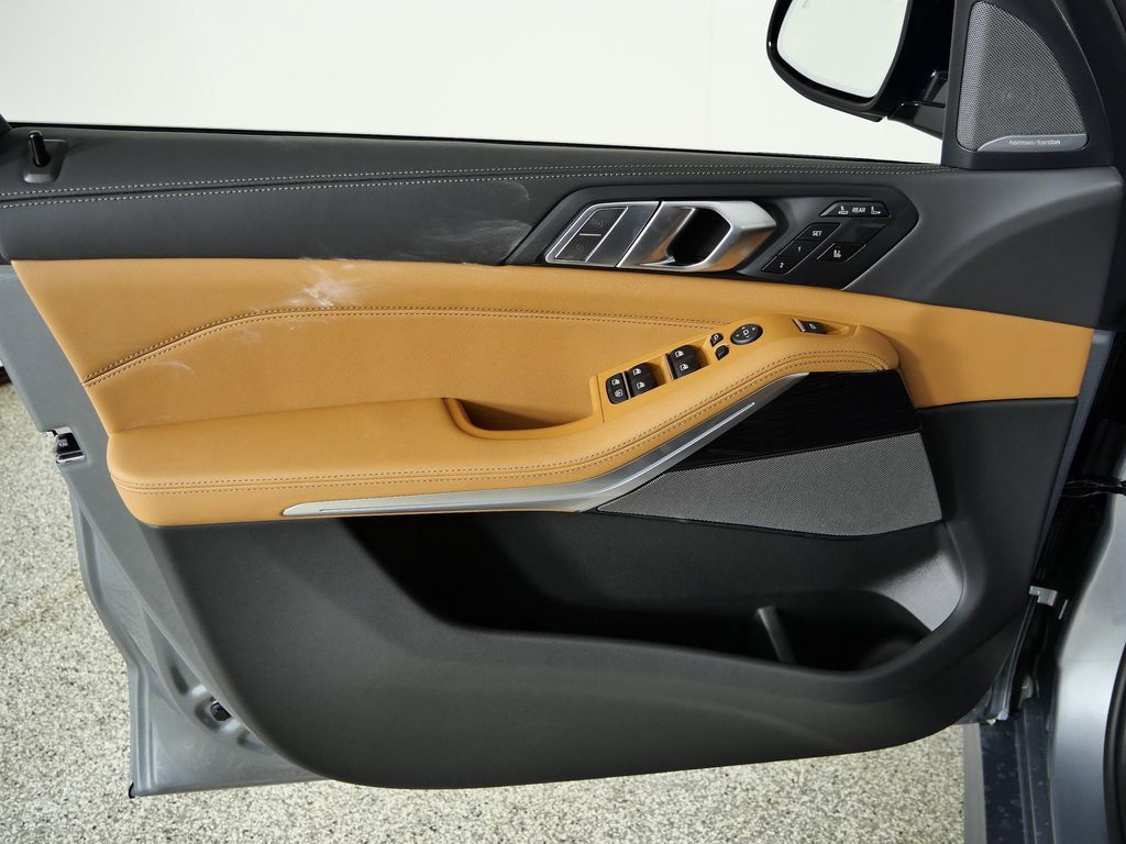 Thumbnail: 2026 BMW X7 - 38