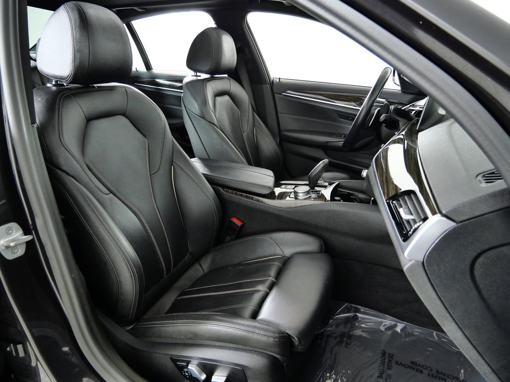 Thumbnail: 2018 BMW 5 Series - 22