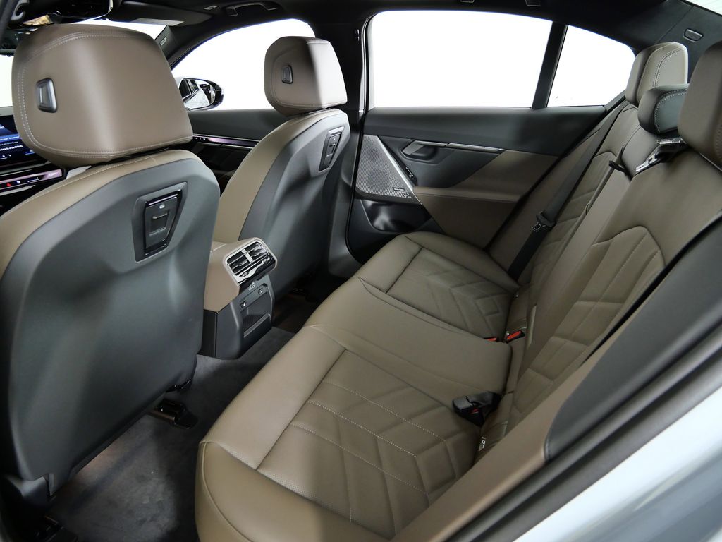 Thumbnail: 2026 BMW 5 Series - 29