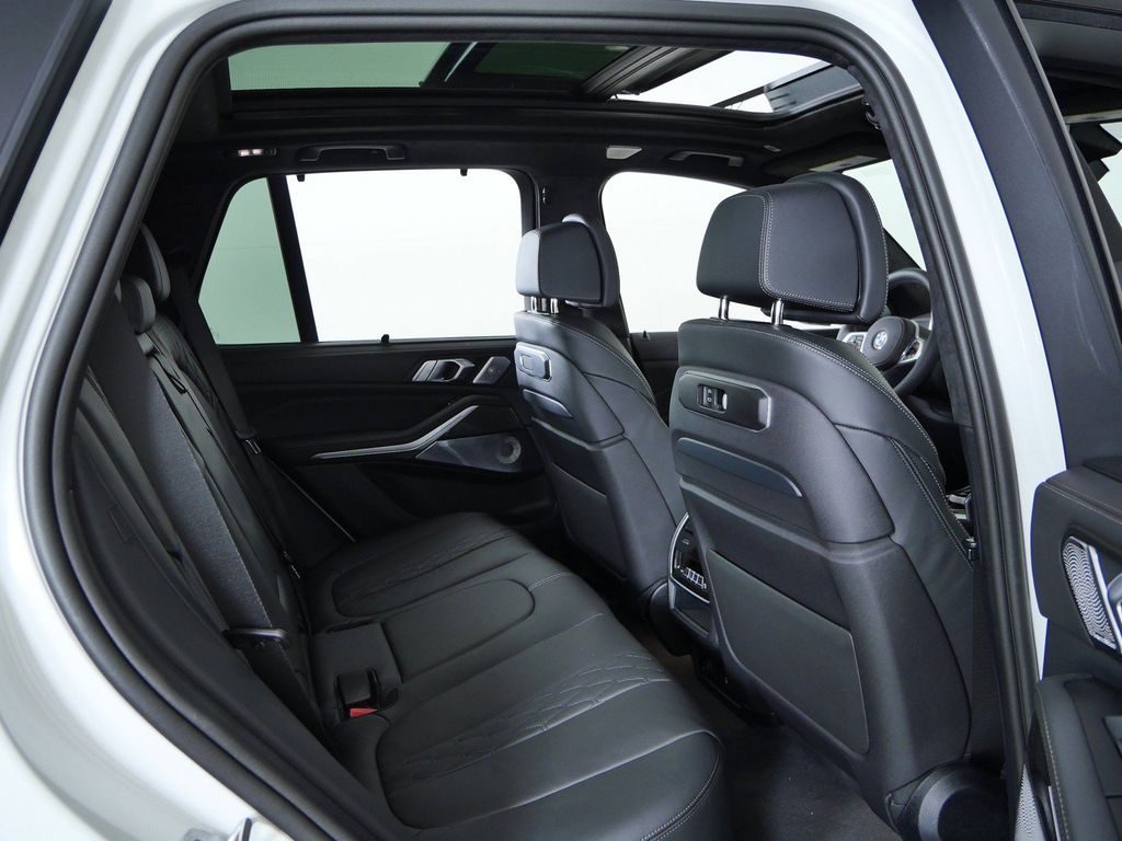 Thumbnail: 2026 BMW X5 - 22