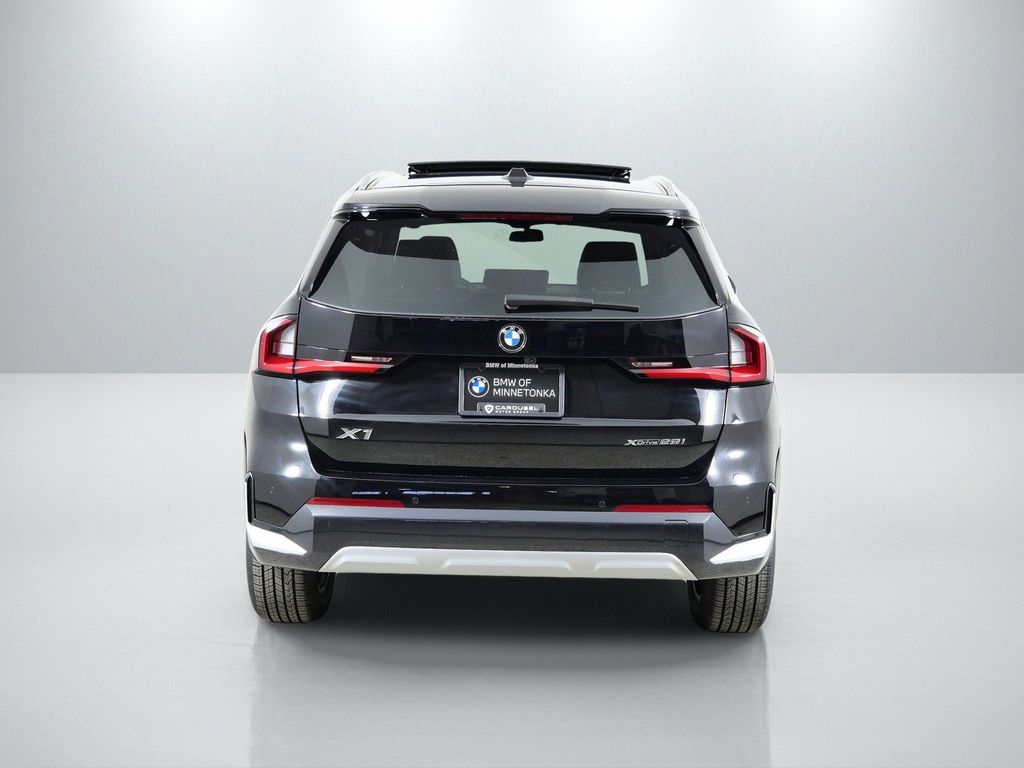 Thumbnail: 2026 BMW X1 - 10