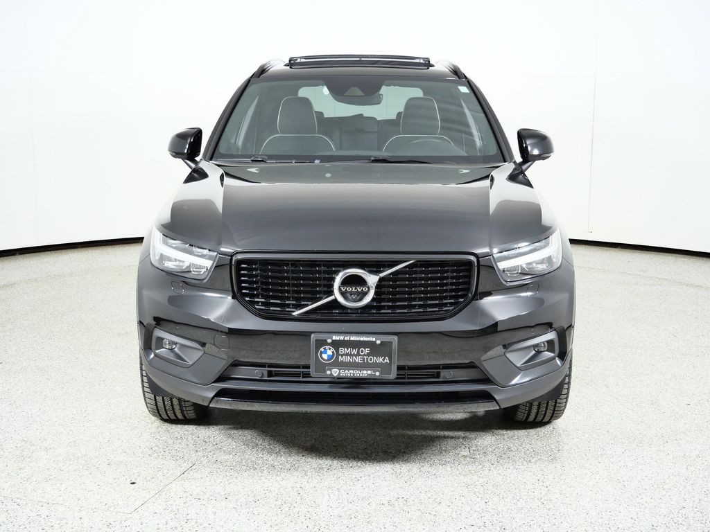 Thumbnail: 2021 Volvo XC40 - 3