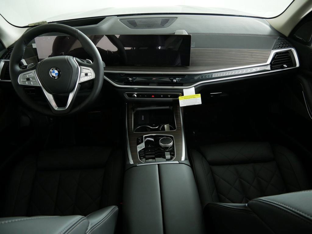 Thumbnail: 2026 BMW X7 - 5