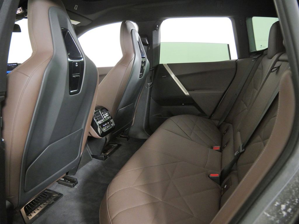 Thumbnail: 2024 BMW iX - 34