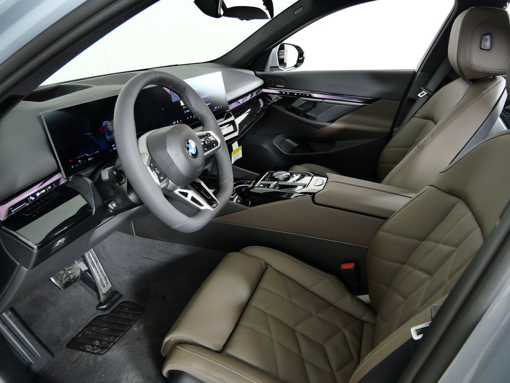 Thumbnail: 2026 BMW 5 Series - 32